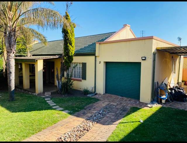 3 BEDROOM HOUSE FOR SALE IN HALFWAY GARDENS